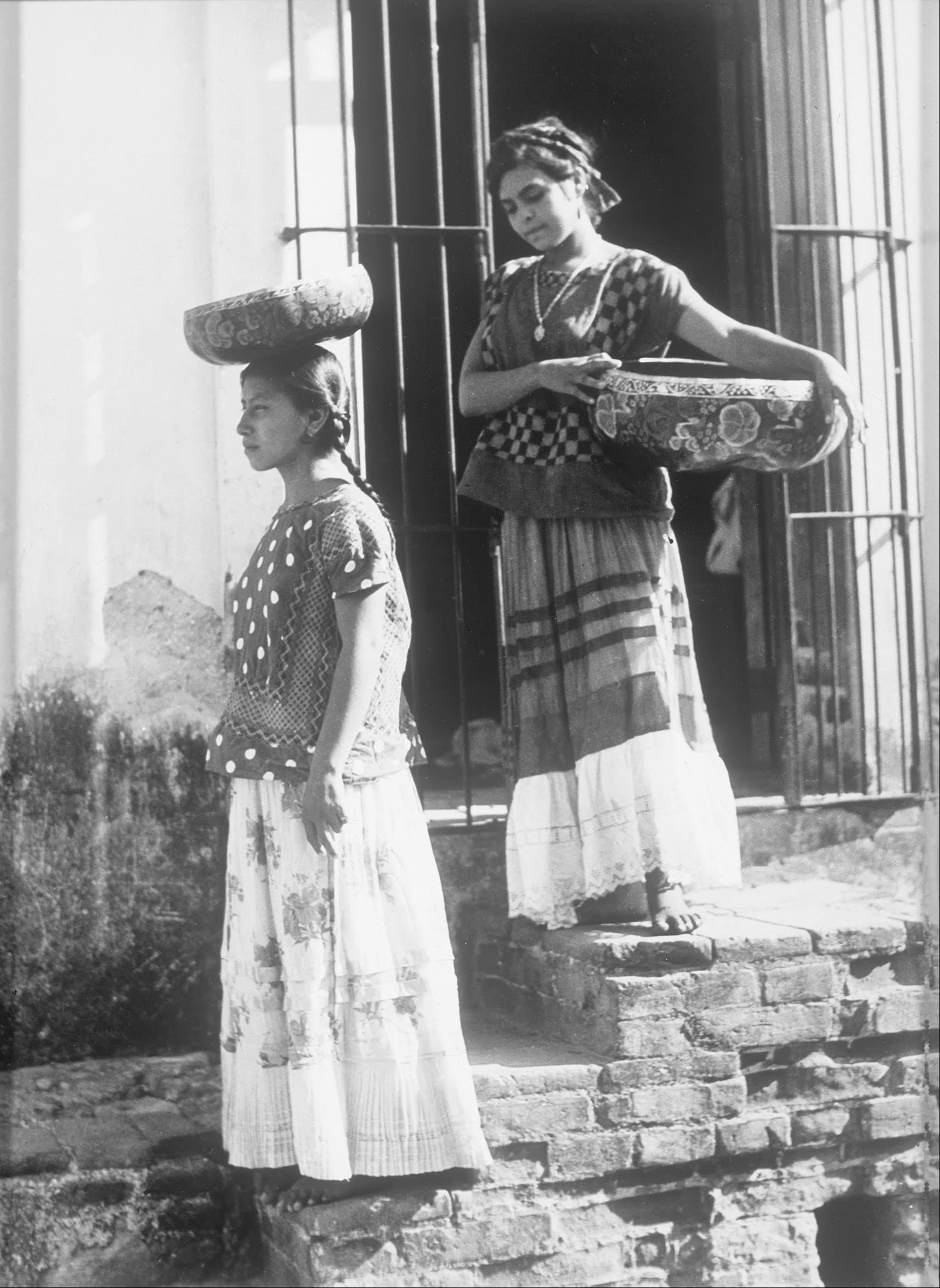 Two Women from Tehuantepec with jicalpextle